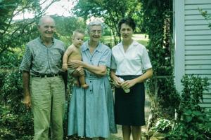 Photo of Bombi Dausin